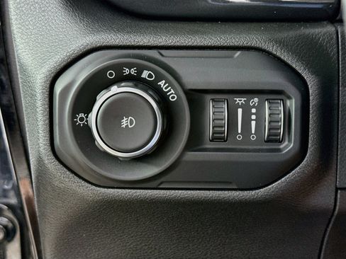 Used 2021 Jeep Wrangler Unlimited Rubicon AWD/4WD image 9