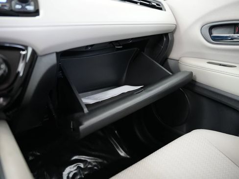 Used 2018 Honda HR-V LX image 41