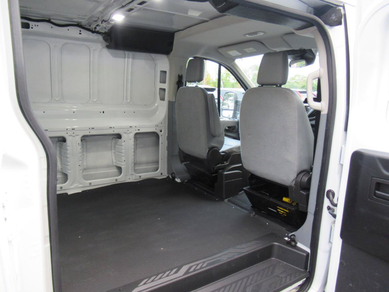 Used 2018 Ford Transit 150 130 Low Roof RWD image 13