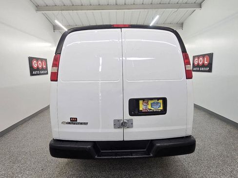 Used 2017 Chevrolet Express 2500 RWD image 5