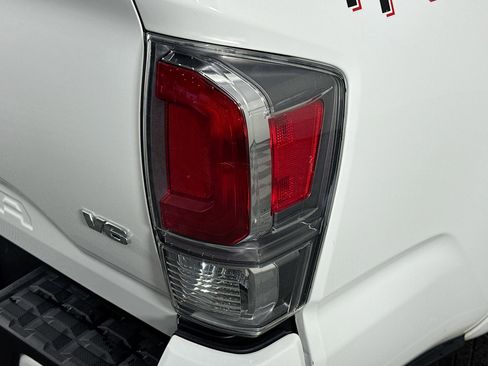 Used 2020 Toyota Tacoma TRD Sport w/ Technology Package RWD image 33