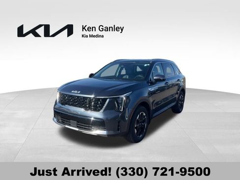 Certified 2024 Kia Sorento S w/ Panoramic Sunroof Package image 1