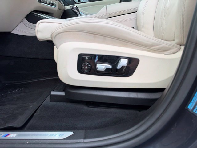 Used 2019 BMW X7 xDrive40i w/ Premium Package AWD/4WD image 12