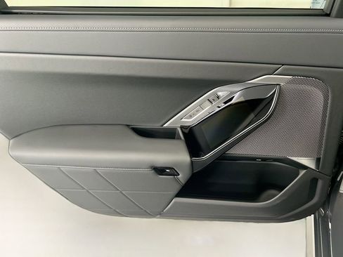 Used 2026 BMW 740i w/ Premium Package RWD image 25