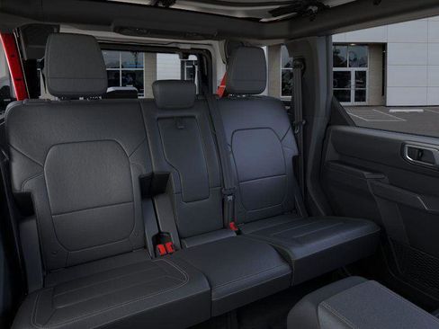 New 2025 Ford Bronco Badlands image 11