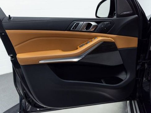 Certified 2023 BMW X7 xDrive40i w/ M Sport Package image 11