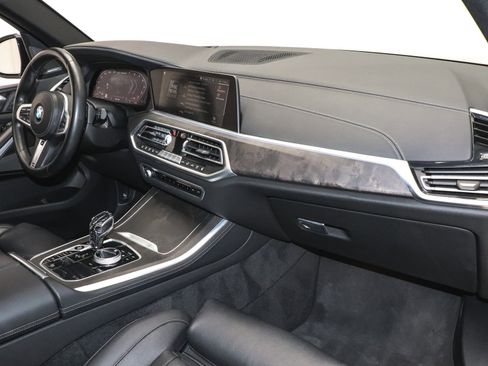 Used 2022 BMW X5 M50i w/ Executive Package image 30