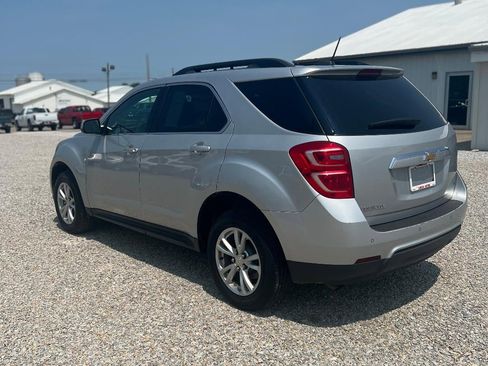 Used 2017 Chevrolet Equinox LT w/ Convenience Package FWD image 2