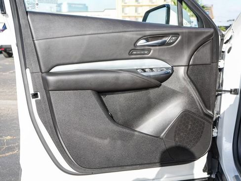 Used 2023 Cadillac XT4 Premium Luxury FWD image 22