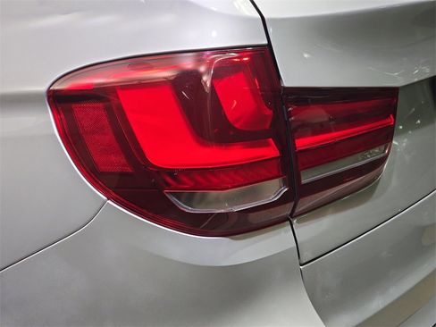 Used 2017 BMW X5 xDrive40e image 37