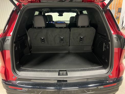Certified 2024 Chevrolet Traverse RS w/ LPO, Floor Liner Package AWD/4WD image 12