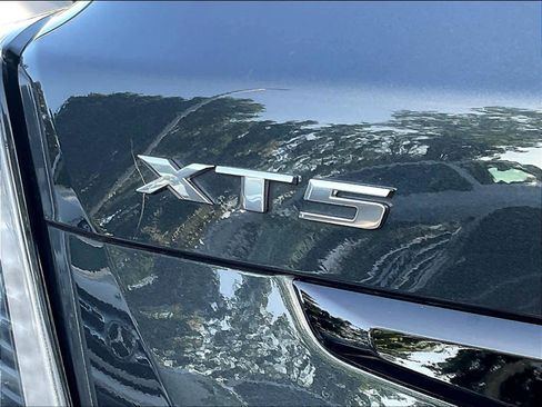 Used 2021 Cadillac XT5 Sportv w/ LPO, ONYX Package image 10