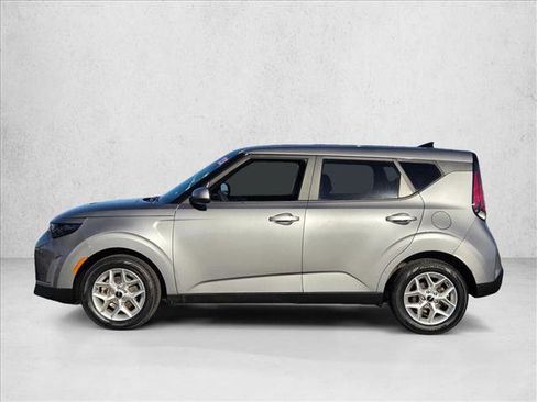 Used 2023 Kia Soul LX w/ Option Group 015 image 9