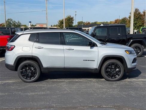 New 2025 Jeep Compass Latitude w/ Sun & Sound Group image 2