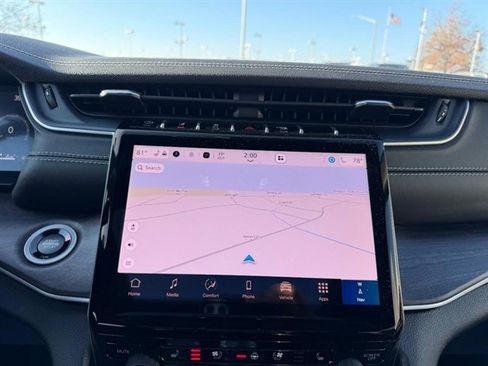 New 2025 Jeep Grand Cherokee L Limited w/ Luxury Tech Group II image 17