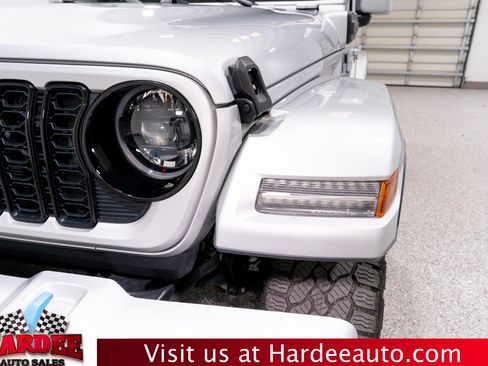 Used 2024 Jeep Wrangler High Altitude AWD/4WD image 8