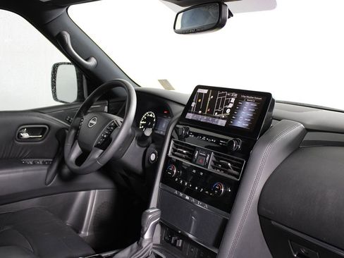 Used 2023 Nissan Armada SL w/ Midnight Edition Package image 13