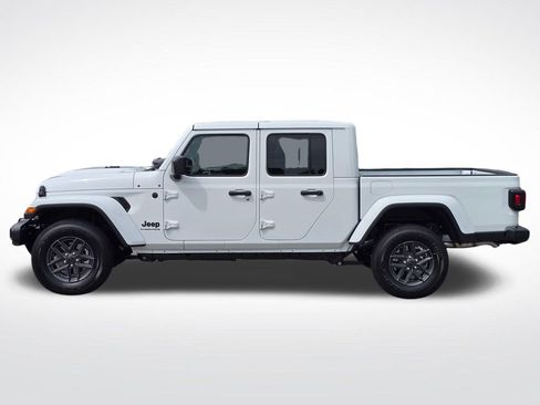 New 2025 Jeep Gladiator Sport image 16