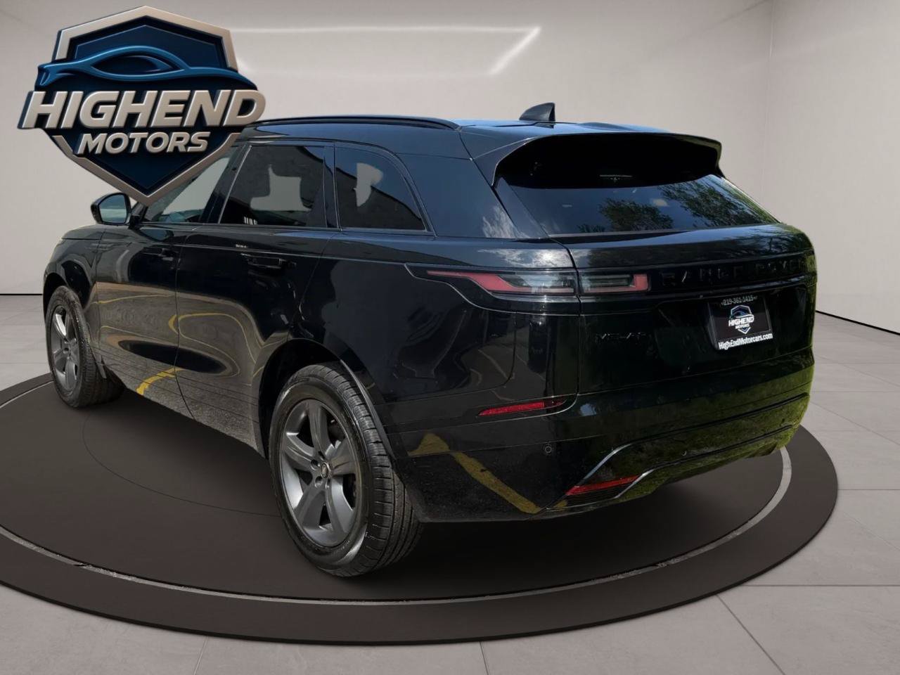 Used 2025 Land Rover Range Rover Velar Dynamic SE AWD/4WD image 4