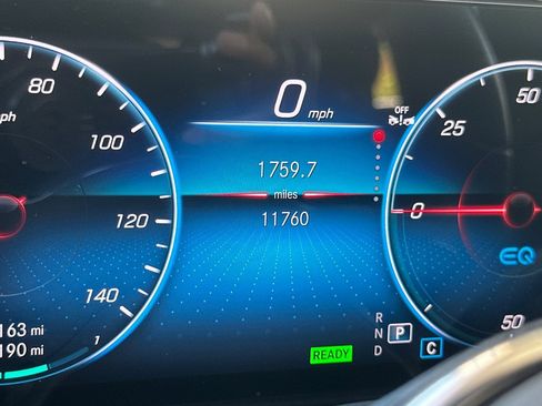 Certified 2023 Mercedes-Benz EQB 250+ image 24
