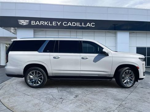 Certified 2021 Cadillac Escalade ESV Premium Luxury AWD/4WD image 2