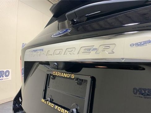 Certified 2021 Ford Explorer XLT w/ Equipment Group 202A image 19