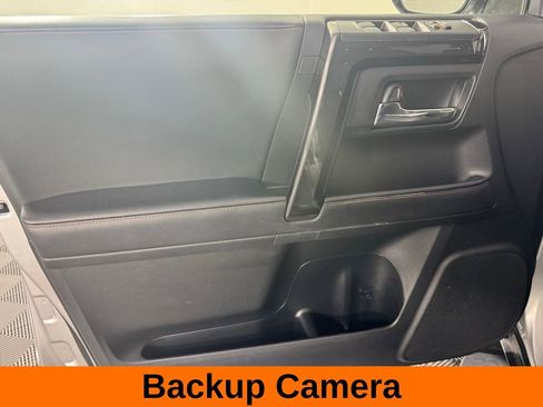 Used 2024 Toyota 4Runner TRD Off-Road Premium image 9