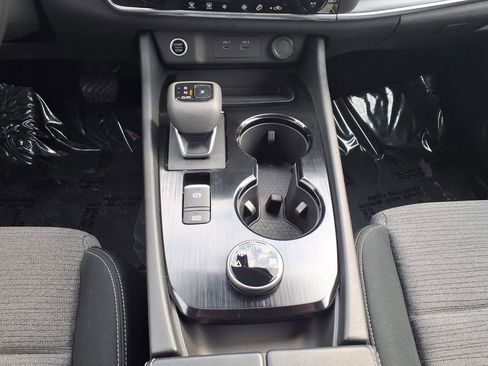 Used 2023 Nissan Rogue SV image 25