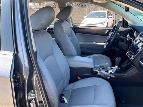 Used 2019 Subaru Outback 2.5i Limited w/ Popular Package #2 image 9