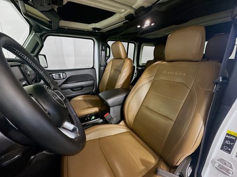 Used 2023 Jeep Wrangler Sahara w/ Cold Weather Group image 13