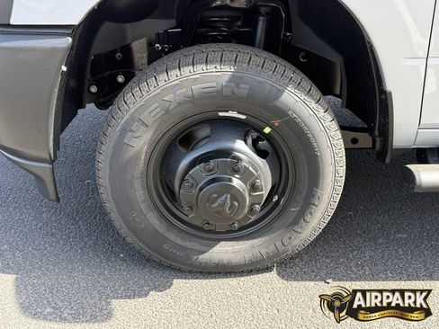 New 2026 RAM 3500 Tradesman AWD/4WD image 10