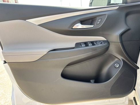 Used 2025 Buick Envista Avenir FWD image 18