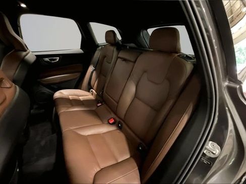 Certified 2024 Volvo XC60 B5 Plus w/ Protection Package Premier AWD/4WD image 29