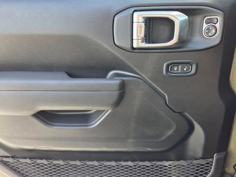 Used 2026 Jeep Gladiator Willys image 15