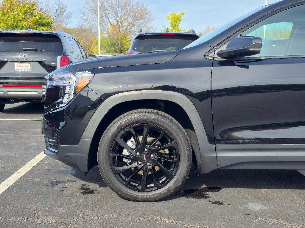 Certified 2024 GMC Terrain SLE w/ Elevation Edition AWD/4WD image 34