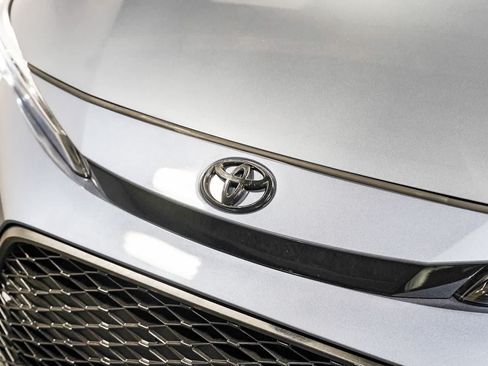 Used 2025 Toyota Corolla SE FWD image 8
