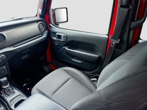 Used 2019 Jeep Wrangler Unlimited Sport S AWD/4WD image 25