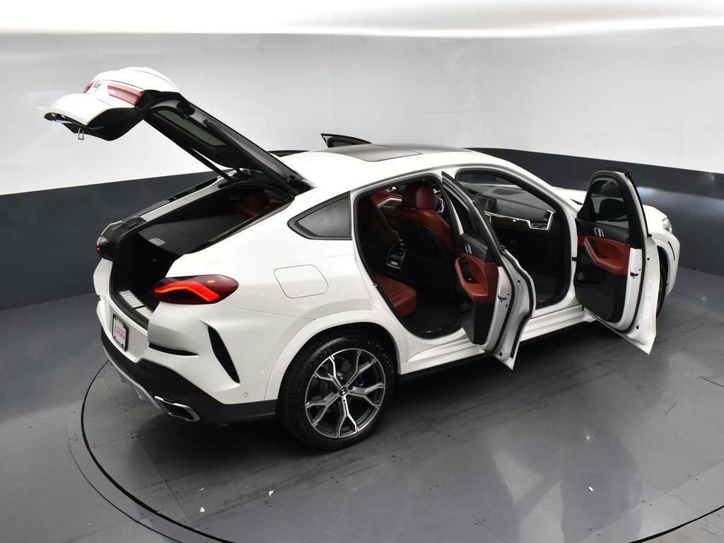 Used 2022 BMW X6 xDrive40i w/ Executive Package AWD/4WD image 25