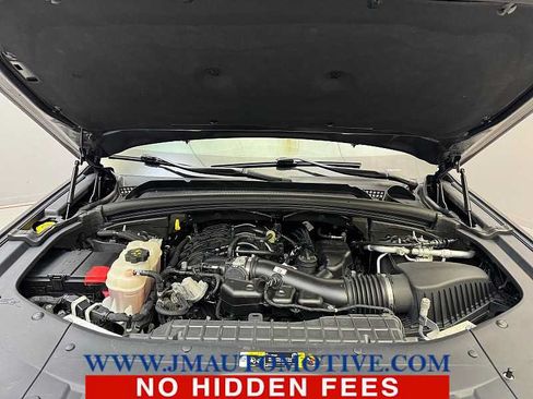 Used 2023 Jeep Grand Cherokee Altitude AWD/4WD image 10