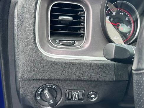Used 2021 Dodge Charger SXT w/ Driver Convenience Group image 17