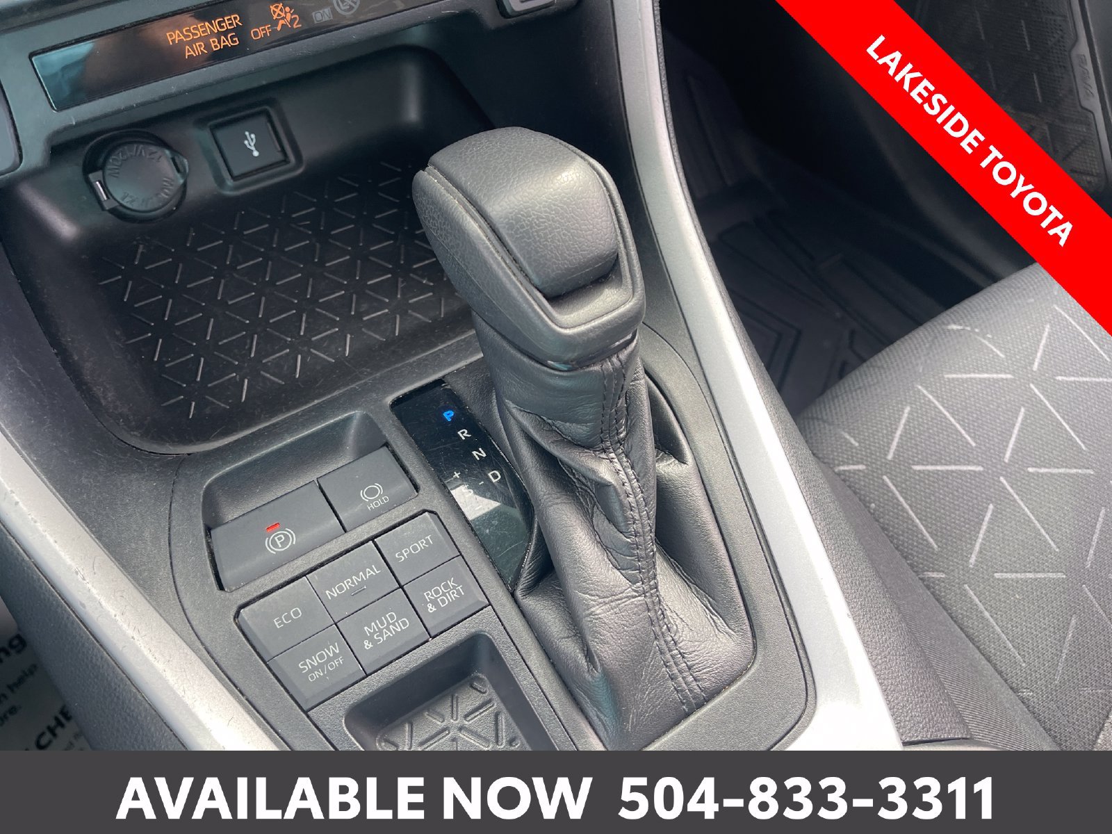 Used 2021 Toyota RAV4 XLE AWD/4WD image 30