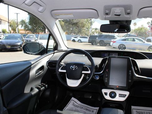 Used 2017 Toyota Prius Prime Advanced FWD image 19