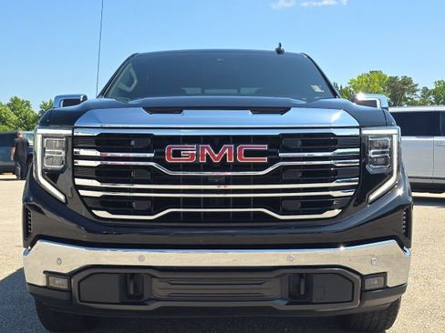 Used 2024 GMC Sierra 1500 SLT w/ SLT Premium Plus Package AWD/4WD image 8