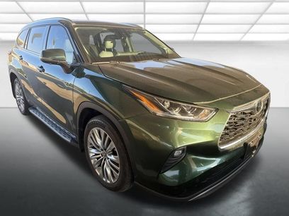 Used 2025 Toyota Highlander Platinum