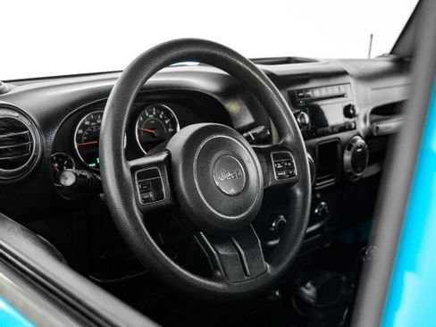 Used 2018 Jeep Wrangler Sport image 13