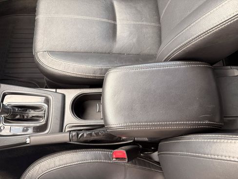 Used 2017 Subaru Forester 2.5i Touring AWD/4WD image 20
