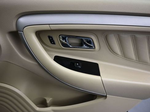 Used 2018 Ford Taurus SE image 36