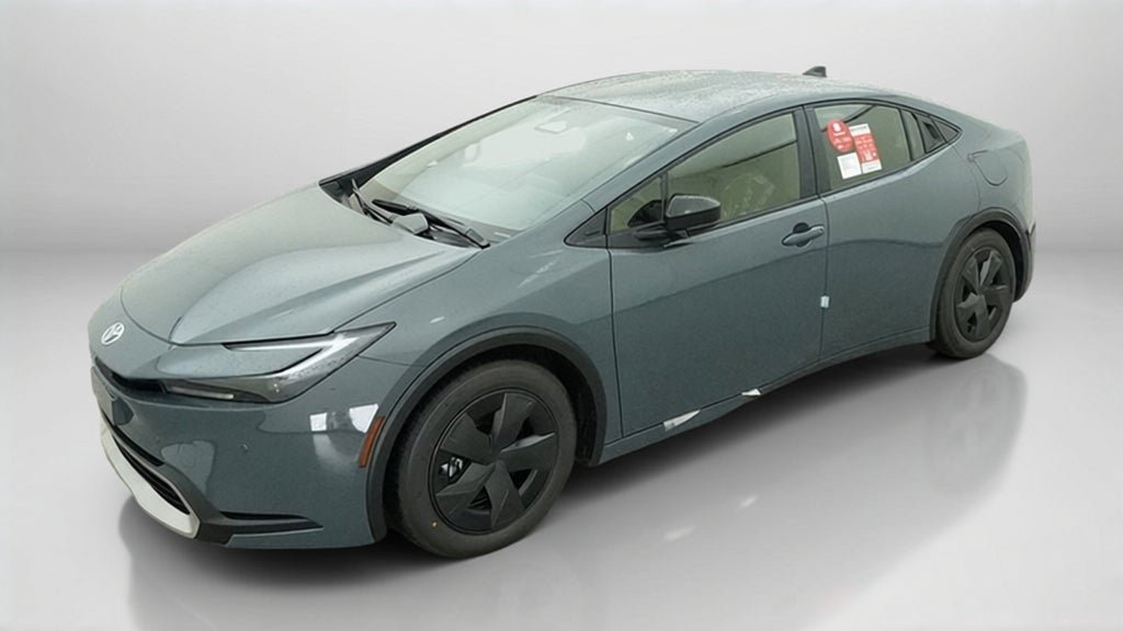New 2027 Toyota Prius Plug-In Hybrid FWD image 1