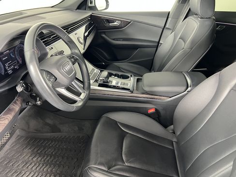 Used 2019 Audi Q8 Premium Plus w/ Premium Plus AWD/4WD image 4