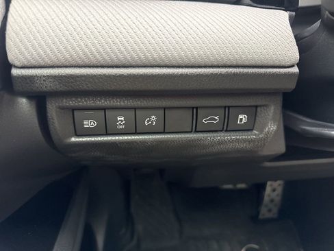 Used 2025 Toyota Camry SE image 7